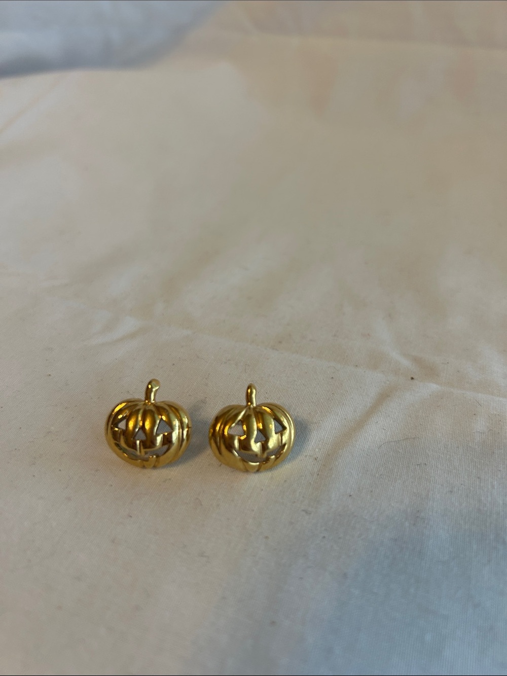 Source Unknown Gold Pumpkin Jack-o'-Lantern Earrings